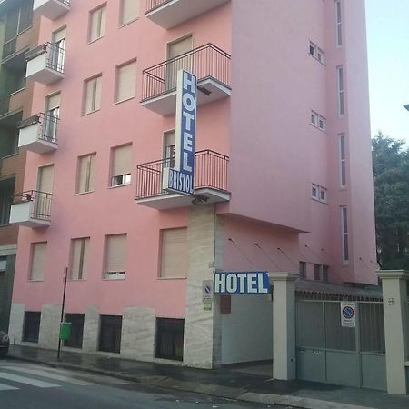 Hotel Bristol Сесто-Сан-Джованни Экстерьер фото