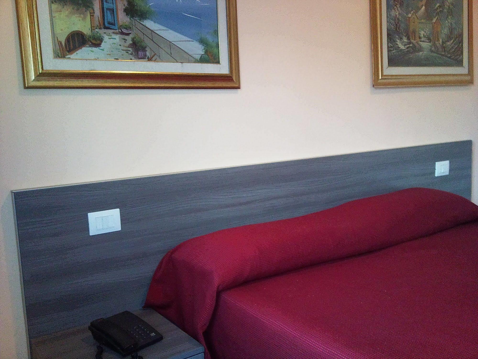 Hotel Bristol Сесто-Сан-Джованни Экстерьер фото