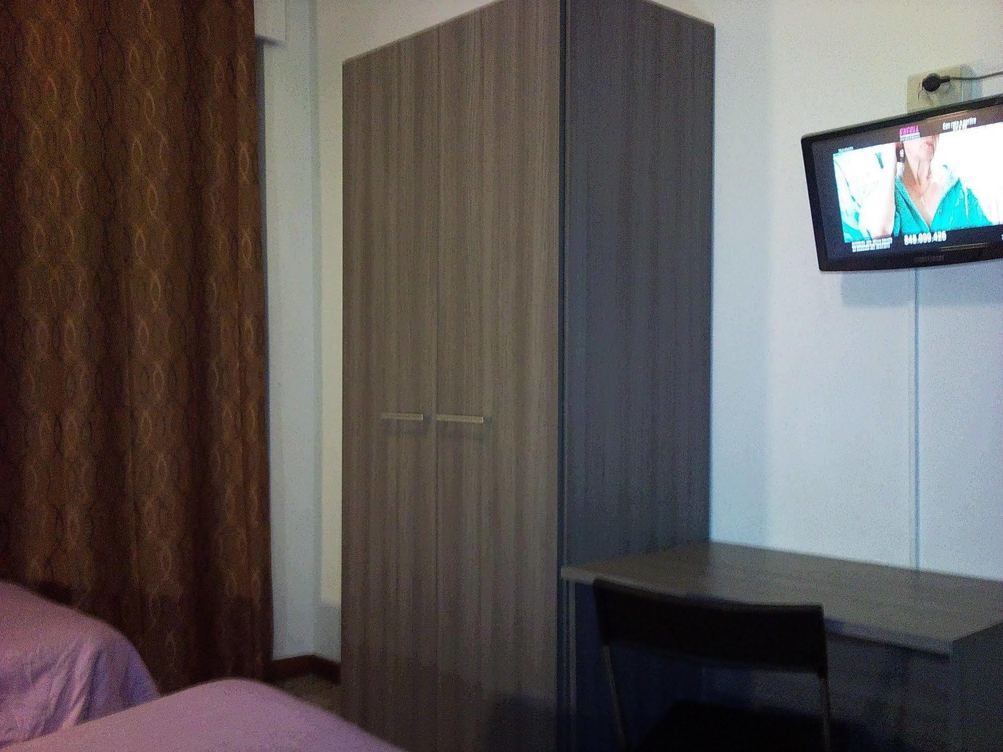 Hotel Bristol Сесто-Сан-Джованни Экстерьер фото